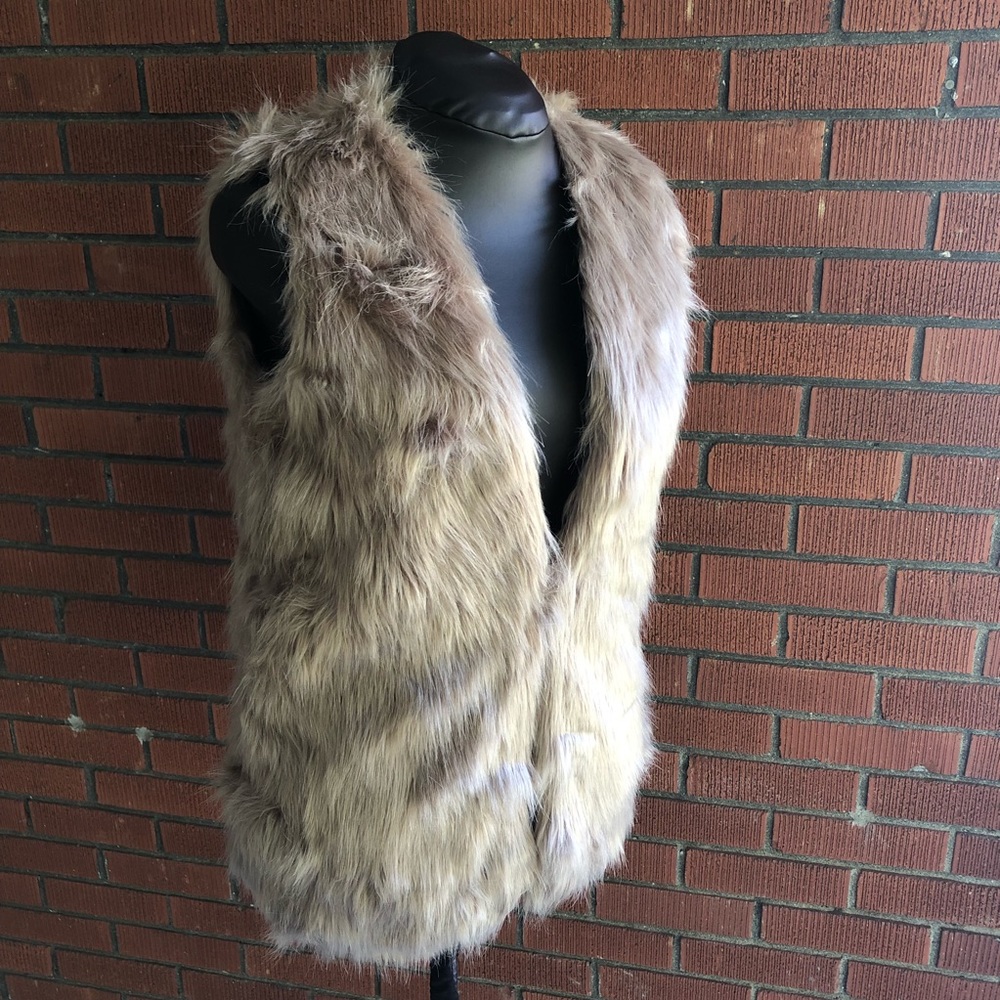 Chicwish Faux Fur Vest NWOT